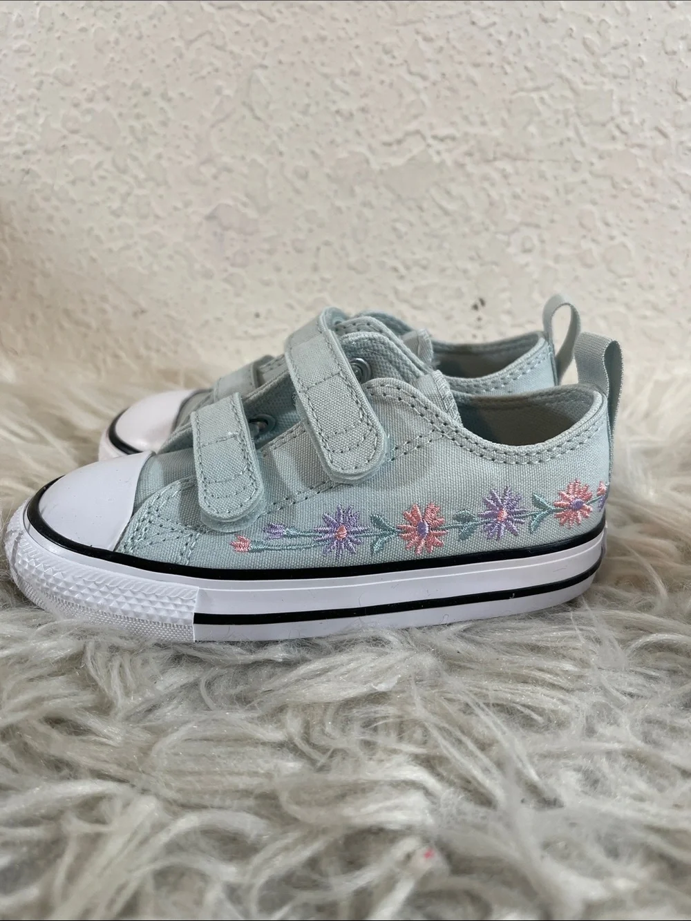 CONVERSE Chuck Taylor All Star Easy-On Velcro Embroidered Floral Kids Size 7 NEW